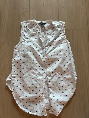GNW White Sleeveless Button-Front Top with Navy Micro Print